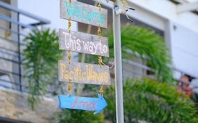 Pacific Waves Inn